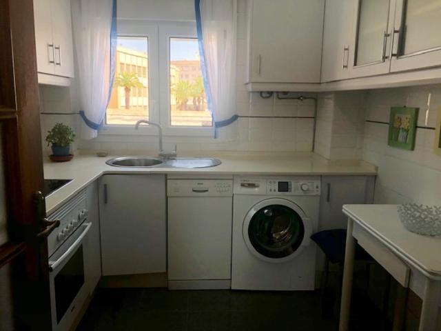Gatu Premium Villa Isabel Terraza,Parking,1ºlinea Playa,Wifi,Vista Al Mar , Preferente Mayores De 25 Anos Y Familias كاديز المظهر الخارجي الصورة