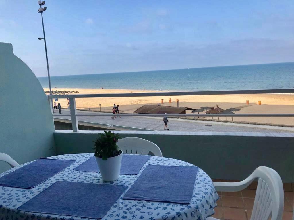 Gatu Premium Villa Isabel Terraza,Parking,1ºlinea Playa,Wifi,Vista Al Mar , Preferente Mayores De 25 Anos Y Familias كاديز المظهر الخارجي الصورة