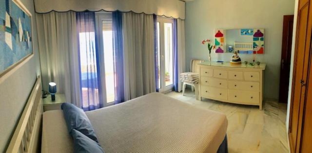 Gatu Premium Villa Isabel Terraza,Parking,1ºlinea Playa,Wifi,Vista Al Mar , Preferente Mayores De 25 Anos Y Familias كاديز المظهر الخارجي الصورة